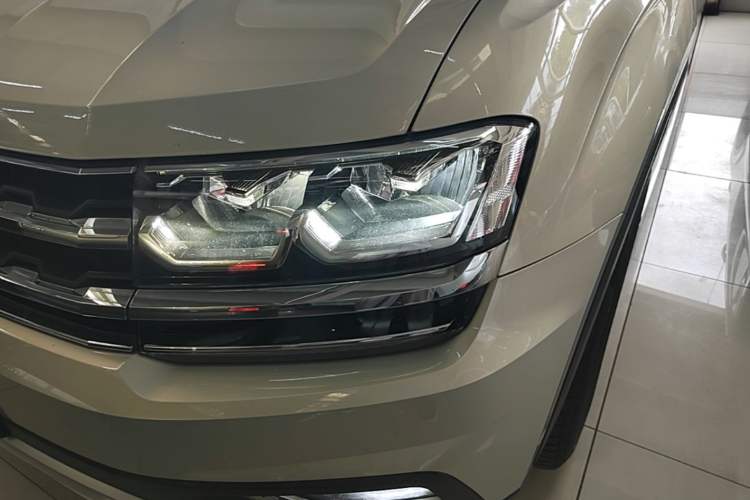 Used Volkswagen Teramont 2019 330TSI Two-Wheel-Drive Luxury Edition China VI Standard Left Front Headlight