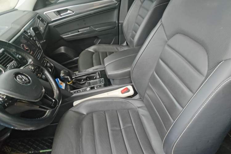 Used Volkswagen Teramont 2019 330TSI Two-Wheel-Drive Luxury Edition China V Standard Left Front Seat