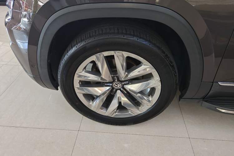 Used Volkswagen Teramont 2019 380TSI Four-Wheel Drive Flagship Model China VI Left Front Wheel Hub