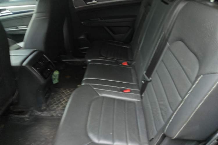 Used Volkswagen Teramont 2019 330TSI Two-Wheel-Drive Luxury Edition China V Standard Left Rear Seat
