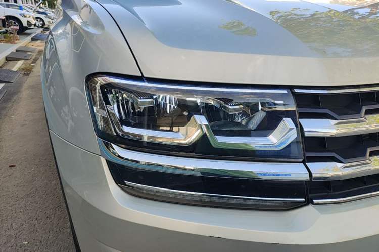 Used Volkswagen Teramont 2019 330TSI Two-Wheel-Drive Luxury Edition China VI Standard Right Front Headlight