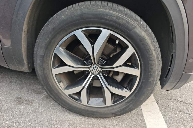 Used Volkswagen Teramont 2019 380TSI Four-Wheel Drive Luxury Version China VI Standard Right Front Wheel Hub