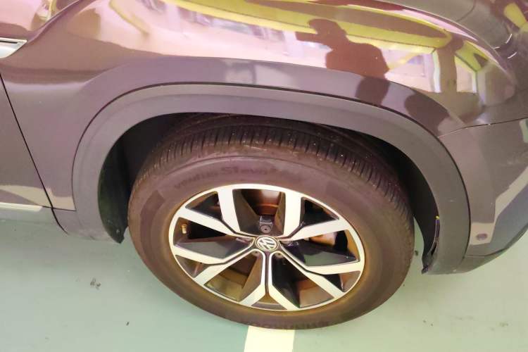 Used Volkswagen Teramont 2019 330TSI Two-Wheel-Drive Luxury Edition China V Standard Right Front Wheel Hub