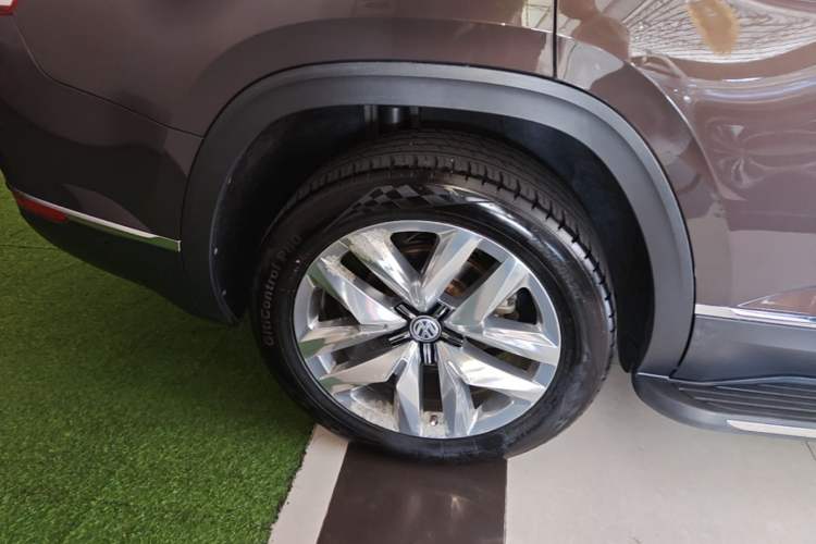 Used Volkswagen Teramont 2019 380TSI Four-Wheel Drive Flagship Model China VI Right Rear Wheel Hub