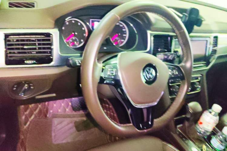 Used Volkswagen Teramont 2019 330TSI Two-Wheel-Drive Luxury Edition China V Standard Steering Wheel
