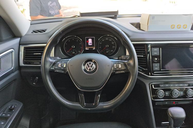 Used Volkswagen Teramont 2019 330TSI Two-Wheel-Drive Luxury Edition China VI Standard Steering Wheel