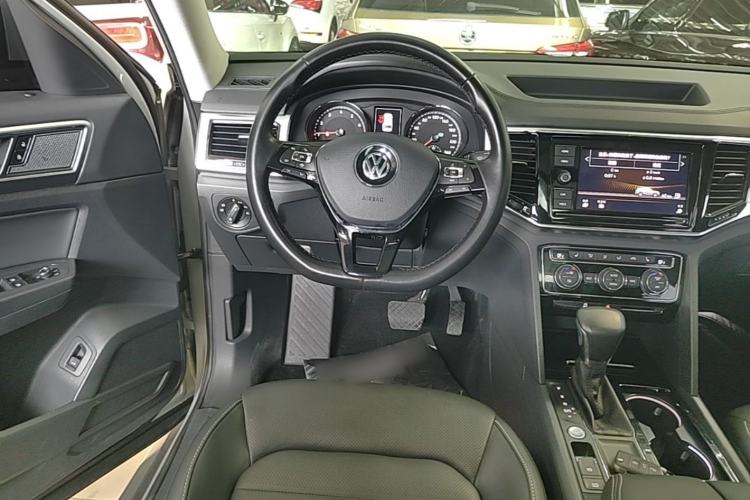 Used Volkswagen Teramont 2019 330TSI Two-Wheel-Drive Luxury Edition China VI Standard Steering Wheel