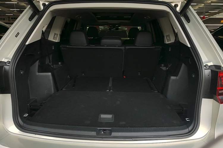 Used Volkswagen Teramont 2019 330TSI Two-Wheel-Drive Luxury Edition China VI Standard Trunk