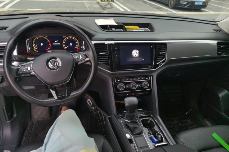 Used Volkswagen Teramont 2019 330TSI Two-Wheel-Drive Luxury Edition China VI Standard Center Console