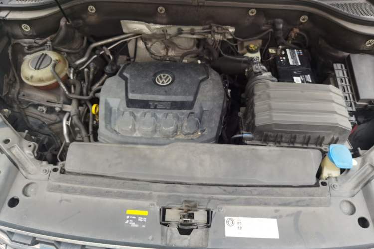 Used Volkswagen Teramont 2019 330TSI Two-Wheel-Drive Luxury Edition China VI Standard Engine Bay