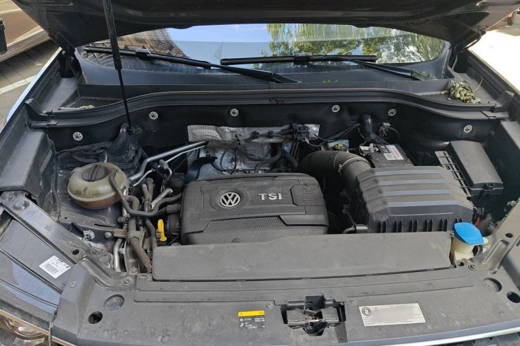 Used Volkswagen Teramont 2019 380TSI Four-Wheel Drive Luxury Version China VI Standard Engine Bay