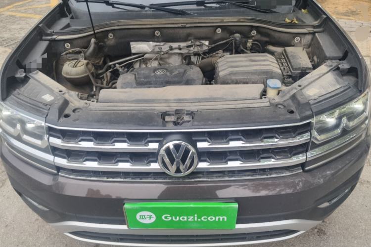 Used Volkswagen Teramont 2019 330TSI Two-Wheel-Drive Luxury Edition China VI Standard Engine Bay