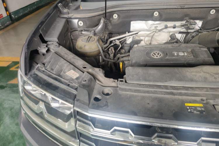 Used Volkswagen Teramont 2019 380TSI Four-Wheel Drive Luxury Version China VI Standard Engine Bay Right