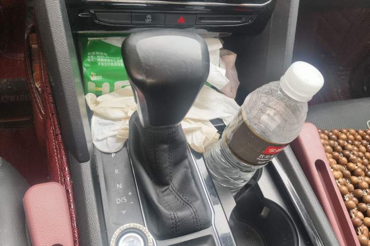 Used Volkswagen Teramont 2019 330TSI Two-Wheel-Drive Luxury Edition China VI Standard Gear Lever