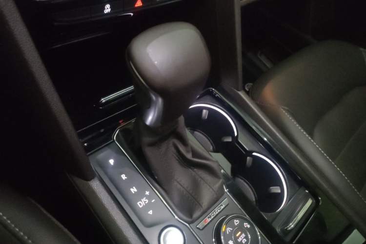 Used Volkswagen Teramont 2019 380TSI Four-Wheel Drive Luxury Version China VI Standard Gear Lever