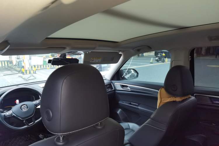 Used Volkswagen Teramont 2019 330TSI Two-Wheel-Drive Luxury Edition China VI Standard Headliner