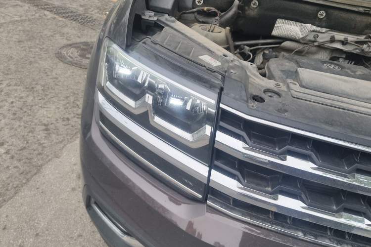 Used Volkswagen Teramont 2019 330TSI Two-Wheel-Drive Luxury Edition China VI Standard Right Front Headlight