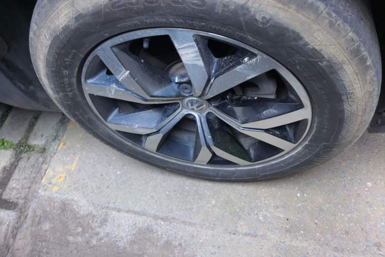 Used Volkswagen Teramont 2019 380TSI Four-Wheel Drive Luxury Version China V Standard Right Front Wheel Hub