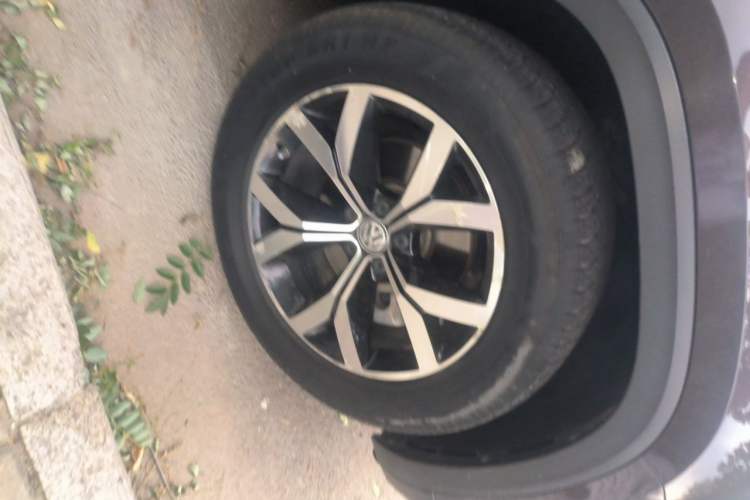 Used Volkswagen Teramont 2019 380TSI Four-Wheel Drive Luxury Version China VI Standard Right Front Wheel Hub