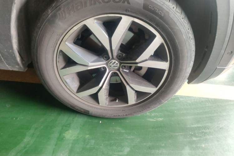 Used Volkswagen Teramont 2019 380TSI Four-Wheel Drive Luxury Version China VI Standard Right Front Wheel Hub