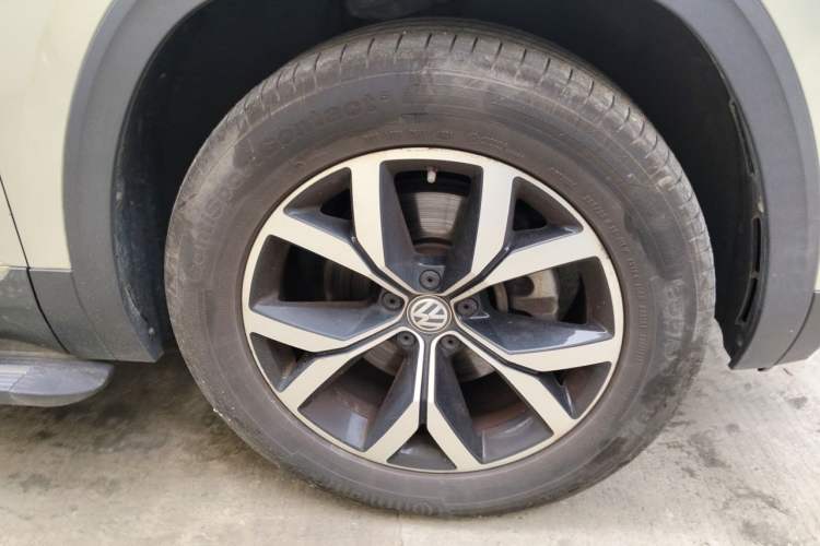 Used Volkswagen Teramont 2019 380TSI Four-Wheel Drive Luxury Version China VI Standard Right Front Wheel Hub