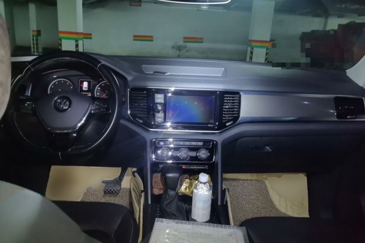 Used Volkswagen Teramont 2019 380TSI Four-Wheel Drive Luxury Version China VI Standard Center Console