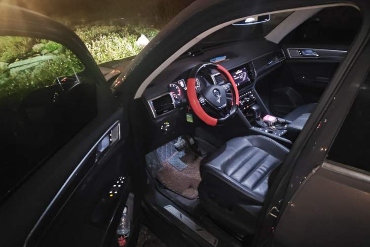 Used Volkswagen Teramont 2019 330TSI Two-Wheel-Drive Luxury Edition China V Standard Driver Seat