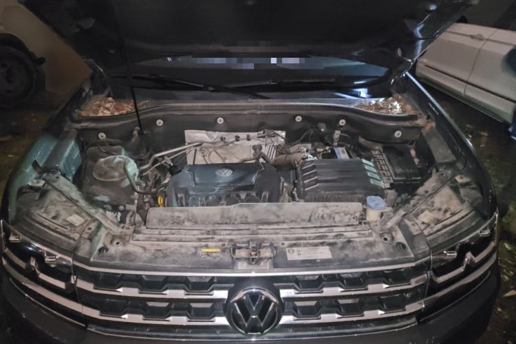 Used Volkswagen Teramont 2019 330TSI Two-Wheel-Drive Luxury Edition China V Standard Engine Bay