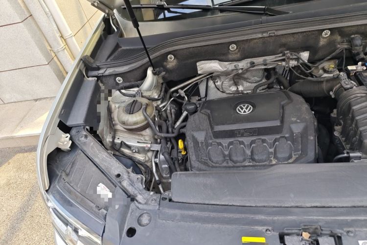 Used Volkswagen Teramont 2019 330TSI Two-Wheel-Drive Luxury Edition China VI Standard Engine Bay Right