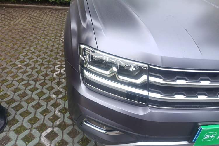 Used Volkswagen Teramont 2019 330TSI Two-Wheel-Drive Luxury Edition China V Standard Right Front Headlight