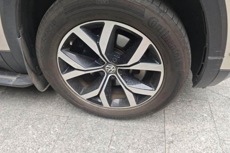 Used Volkswagen Teramont 2019 380TSI Four-Wheel Drive Luxury Version China VI Standard Right Front Wheel Hub