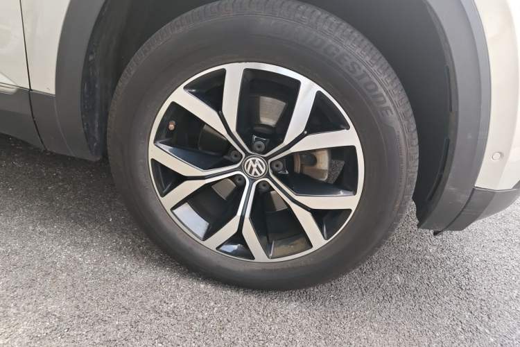 Used Volkswagen Teramont 2019 330TSI Two-Wheel-Drive Luxury Edition China VI Standard Right Front Wheel Hub