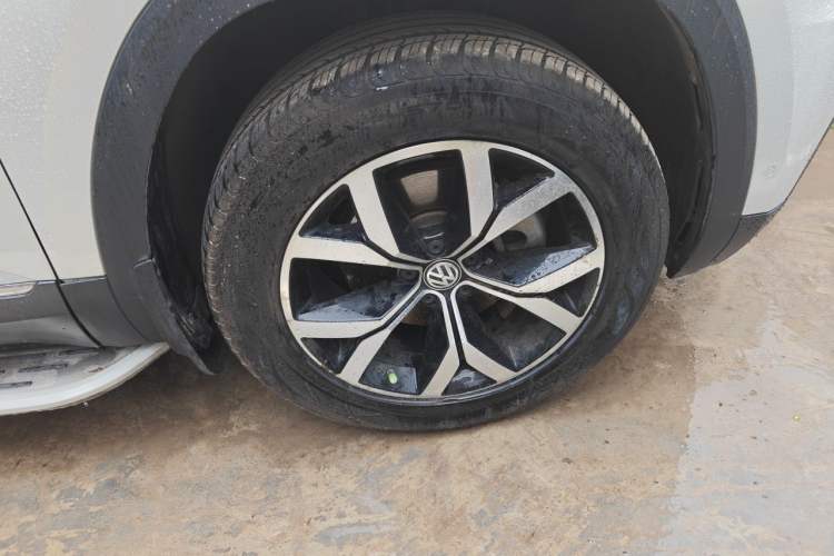 Used Volkswagen Teramont 2019 530 V6 Four-Wheel Drive Luxury Edition China V Standard Right Front Wheel Hub