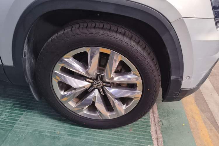 Used Volkswagen Teramont 2019 380TSI Four-Wheel Drive Flagship Model China V Standard Right Front Wheel Hub
