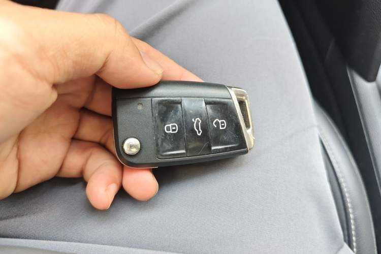 Used Volkswagen Teramont 2019 330TSI Two-Wheel-Drive Luxury Edition China VI Standard Vehicle Key