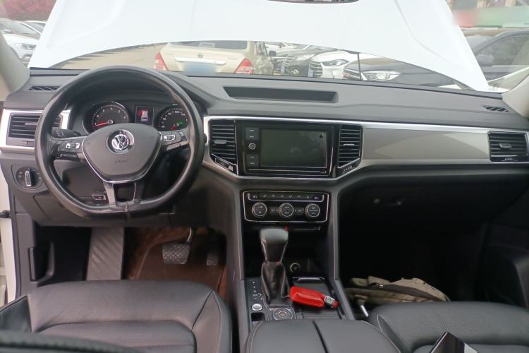 Used Volkswagen Teramont 2019 380TSI Four-Wheel Drive Luxury Version China VI Standard Center Console