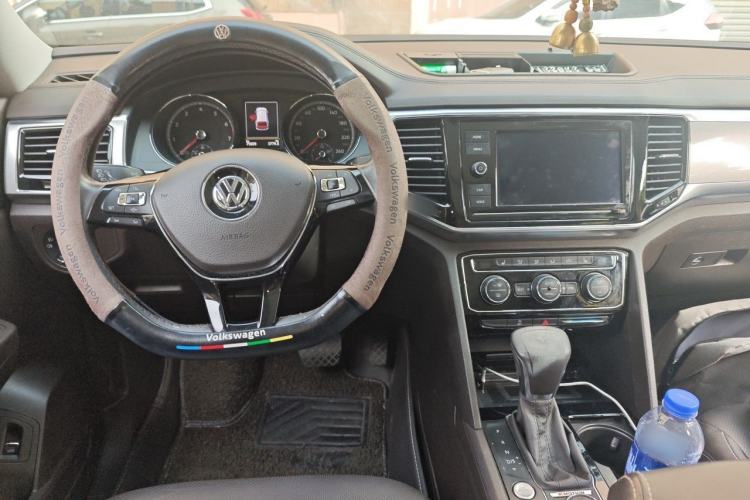 Used Volkswagen Teramont 2019 380TSI Four-Wheel Drive Luxury Version China VI Standard Center Console