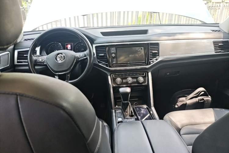 Used Volkswagen Teramont 2019 380TSI Four-Wheel Drive Luxury Version China VI Standard Center Console
