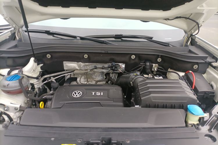 Used Volkswagen Teramont 2019 380TSI Four-Wheel Drive Luxury Version China VI Standard Engine Bay