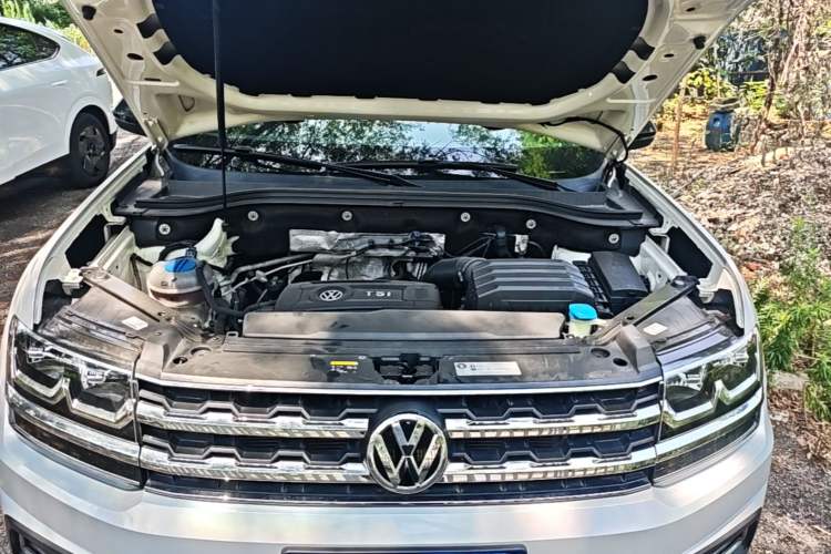 Used Volkswagen Teramont 2019 380TSI Four-Wheel Drive Luxury Version China VI Standard Engine Bay
