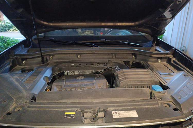 Used Volkswagen Teramont 2019 330TSI Two-Wheel-Drive Luxury Edition China VI Standard Engine Bay