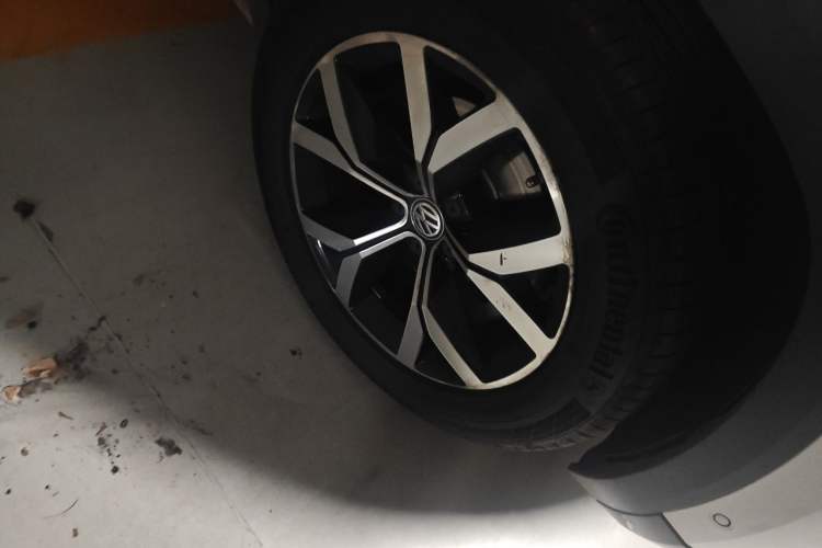 Used Volkswagen Teramont 2019 380TSI Four-Wheel Drive Luxury Version China V Standard Right Front Wheel Hub