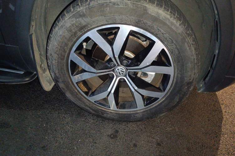Used Volkswagen Teramont 2019 330TSI Two-Wheel-Drive Luxury Edition China VI Standard Right Front Wheel Hub
