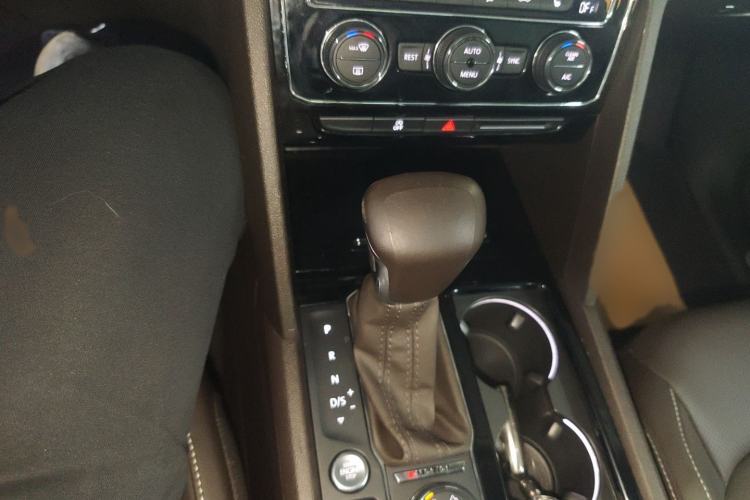 Used Volkswagen Teramont 2019 380TSI Four-Wheel Drive Luxury Version China V Standard Gear Lever