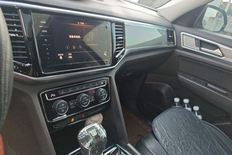 Used Volkswagen Teramont 2020 330TSI Two-Wheel-Drive Luxury Edition China VI Standard Audio And AC Panel