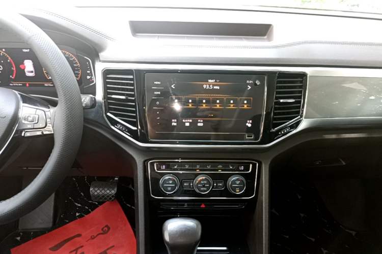 Used Volkswagen Teramont 2020 Revised Version 330TSI Two-Wheel Drive Luxury Edition Audio And AC Panel