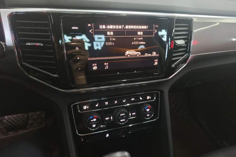 Used Volkswagen Teramont 2020 Revised Version 380TSI Four-Wheel Drive Luxury Edition Audio And AC Panel
