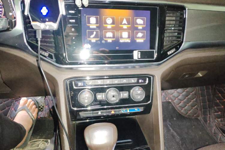 Used Volkswagen Teramont 2020 380TSI Four-Wheel Drive Luxury Version China VI Standard Audio And AC Panel