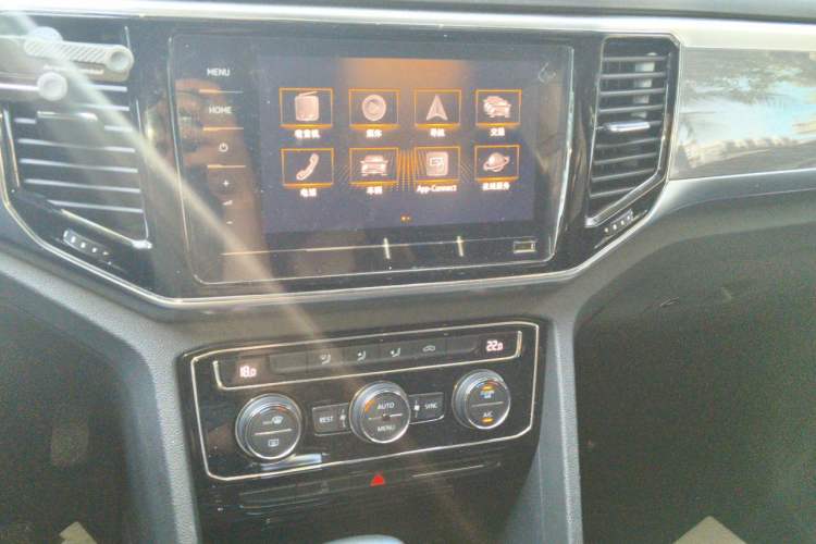 Used Volkswagen Teramont 2020 Revised Version 380TSI Four-Wheel Drive Comfort Edition Audio And AC Panel