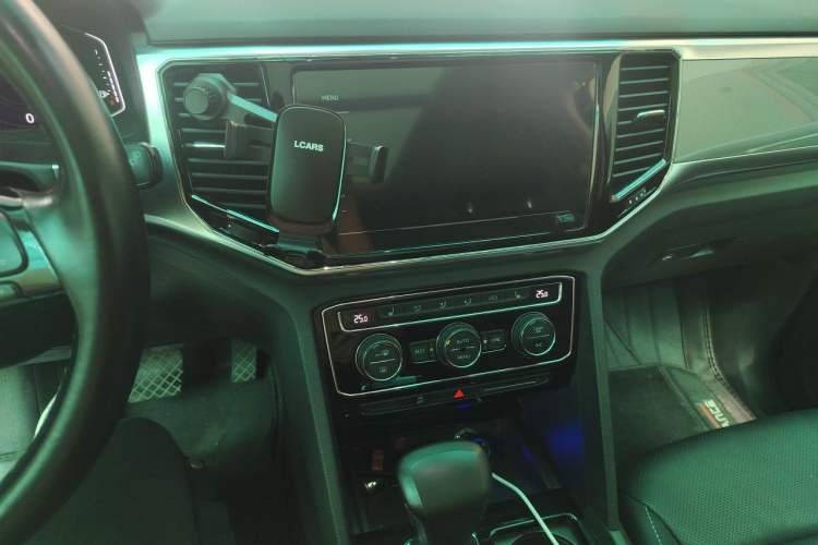 Used Volkswagen Teramont 2020 380TSI Four-Wheel Drive Luxury Version China VI Standard Audio And AC Panel